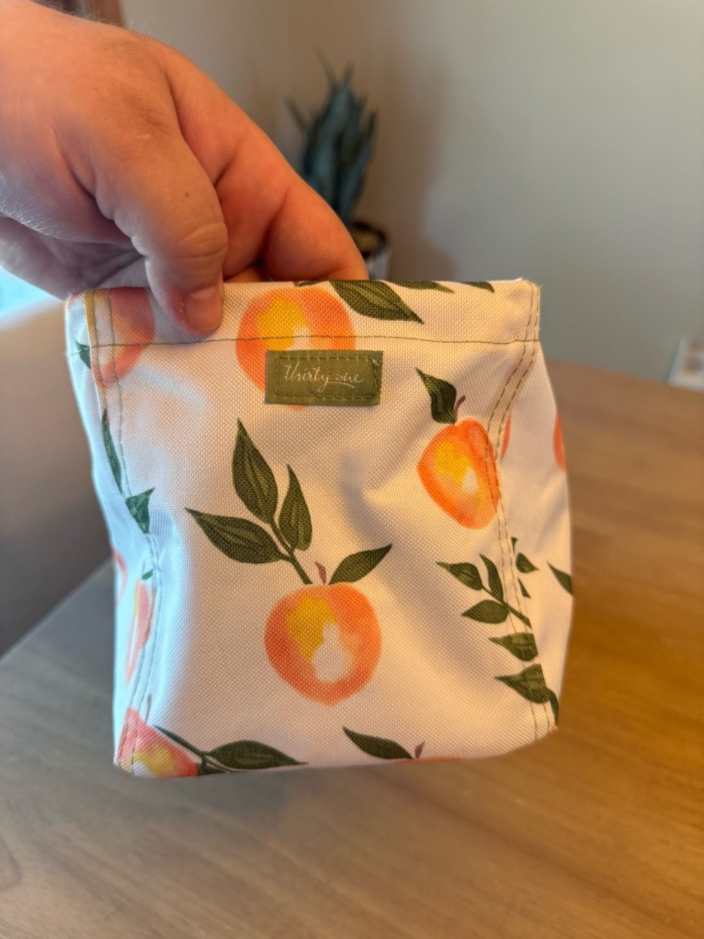 Thirty-One Tiny Utility Tote in the Peach Paradise print - Picture 3 of 7